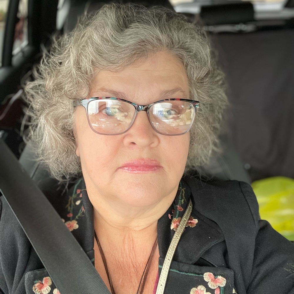 Meet your Posher, Pamela